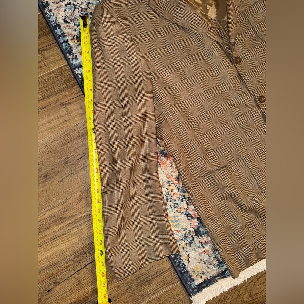 T. Harris London Plaid Sportscoat
Size 2X - Picture 7 of 7